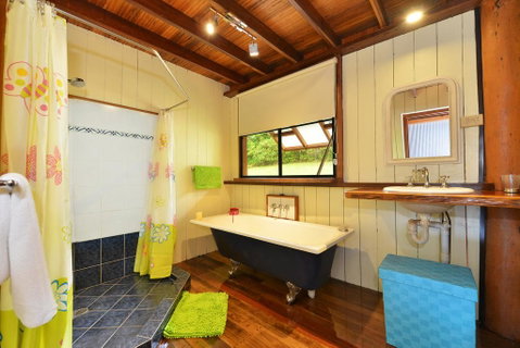 Tea Tree Cottage - Pubs and Clubs 3
