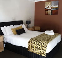 Tenterfield Tavern and Motor Inn - Pubs and Clubs