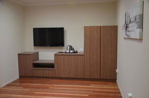 The Australian Hotel Motel - Pubs and Clubs 3