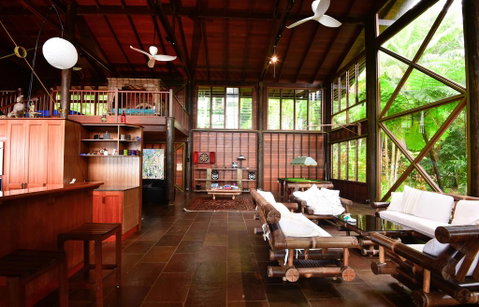 The Barn Daintree Holiday House - Pubs and Clubs 3