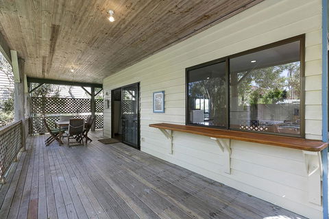 The Beach House, Sunshine Beach - Pubs and Clubs 2