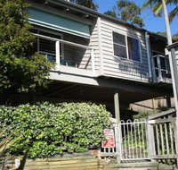 The Beach Hut Avoca Beach NSW - Pubs and Clubs