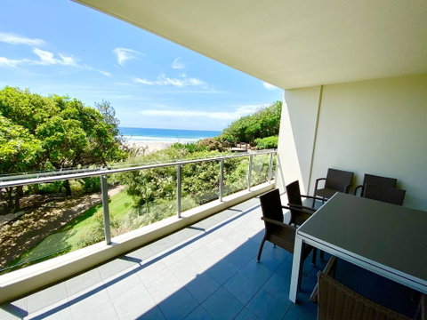 The Beach Resort Cabarita - Pubs and Clubs 0