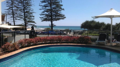 The Beach Retreat Coolum - Pubs and Clubs 1