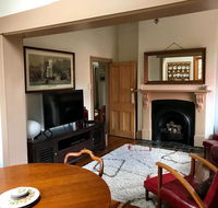 Eliza cottage - Pubs and Clubs