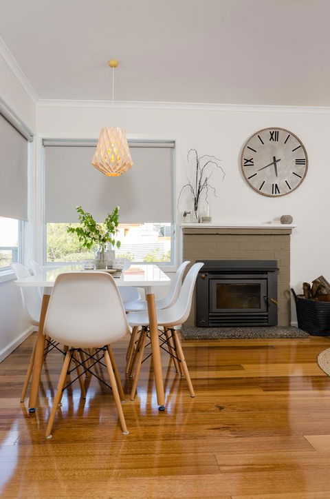 Penguin Beach House - Pubs and Clubs 13