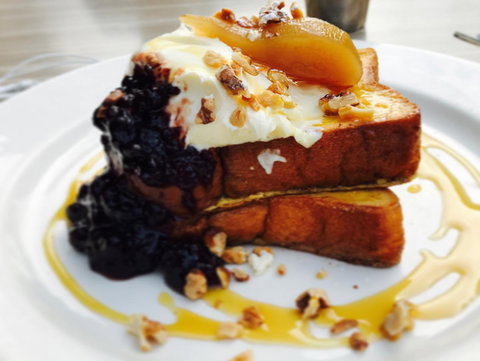 Madsen Retreat - Pubs and Clubs 43