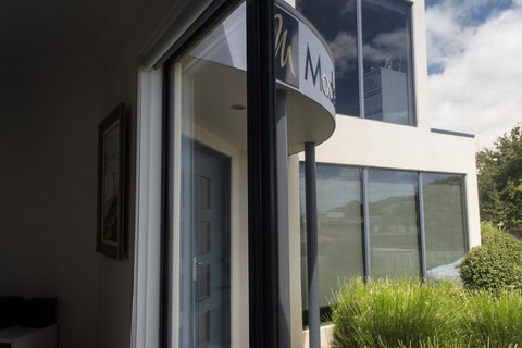 Madsen Retreat - Pubs and Clubs 40