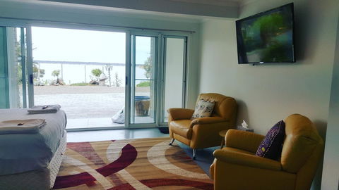 AppleBay Guest House - Pubs and Clubs 12