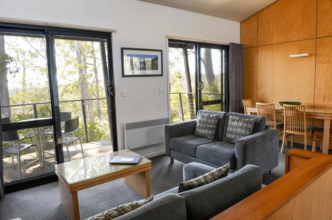 Cradle Mountain Wilderness Village - Pubs and Clubs 26