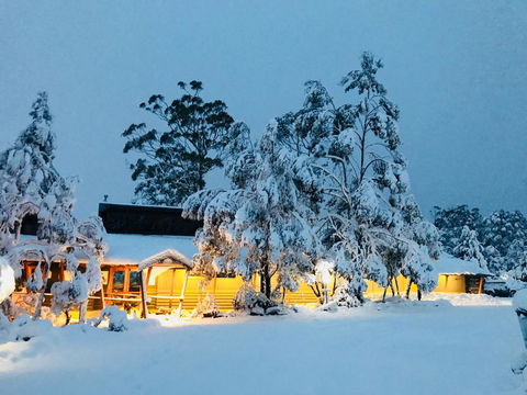 Cradle Mountain Wilderness Village - Pubs and Clubs 0