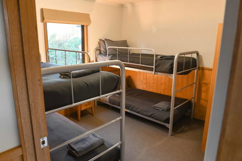 Cradle Mountain Wilderness Village - Pubs and Clubs 16