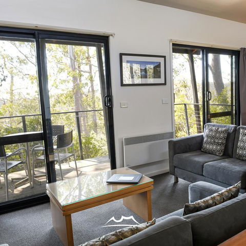 Cradle Mountain Wilderness Village - Pubs and Clubs 6