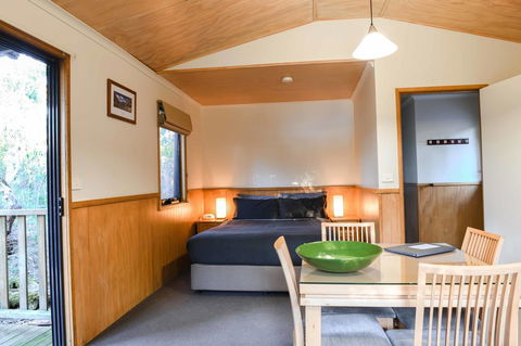Cradle Mountain Wilderness Village - Pubs and Clubs 29