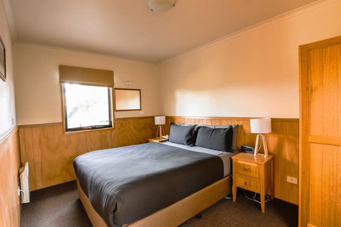 Cradle Mountain Wilderness Village - Pubs and Clubs 17