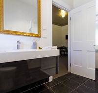 Deloraine Hotel - Pubs and Clubs