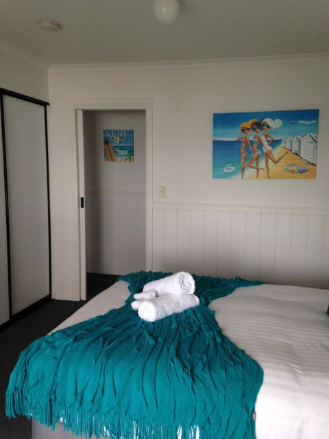 KINGFISHER COTTAGE Beachfront At The Binalong Bay - Go Out 25