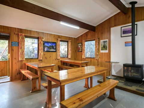 Discovery Parks - Cradle Mountain - Pubs and Clubs 12