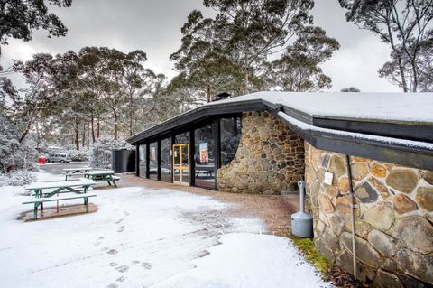 Discovery Parks - Cradle Mountain - Pubs and Clubs 0