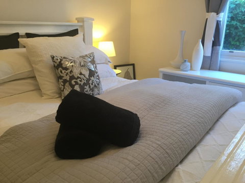 Elizaâ€™s Lovely Home - Go Out 8