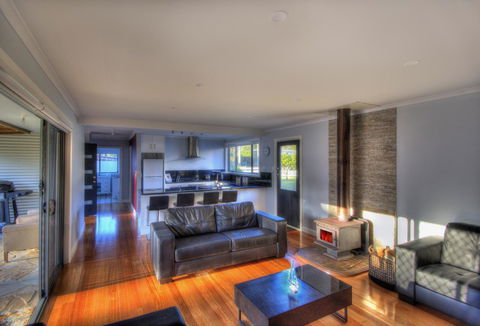 Muirs Beach Retreat - Pubs and Clubs 6