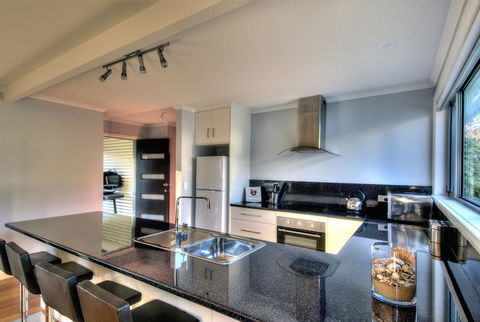 Muirs Beach Retreat - Pubs and Clubs 4