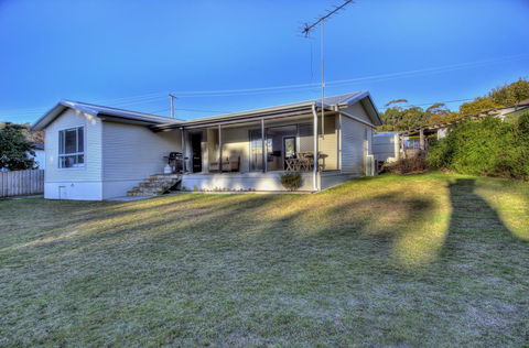 Muirs Beach Retreat - Pubs and Clubs 12