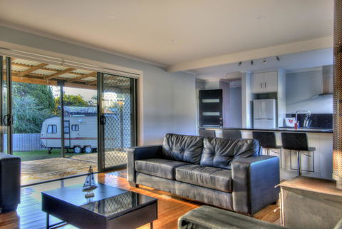 Muirs Beach Retreat - Pubs and Clubs 8