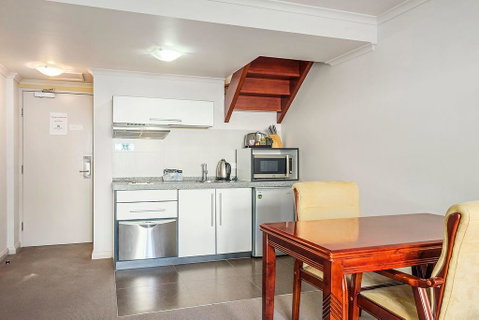 Apartment 104 - Pubs and Clubs 7