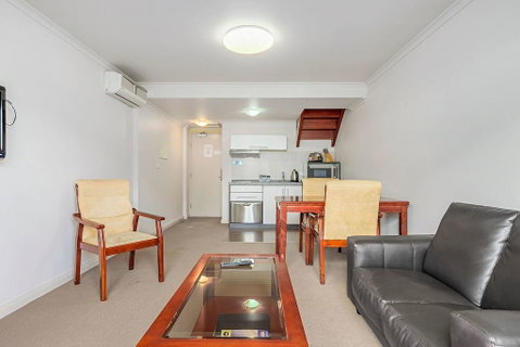 Apartment 104 - Pubs and Clubs 14