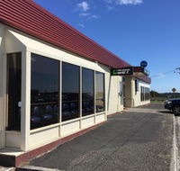 Regatta Point Tavern  Holiday Villas - Pubs and Clubs