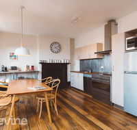 Devine Stays - Westside Apartment on Elizabeth - Pubs and Clubs