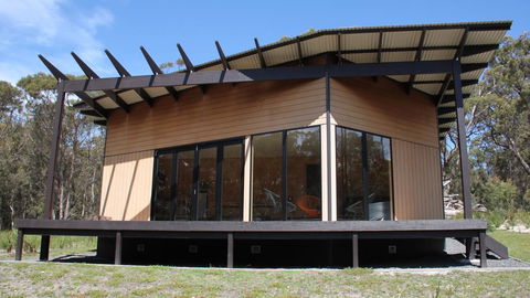 BAY OF FIRES ECO HUT Off Grid Experience At Binalong Bay - Go Out 21