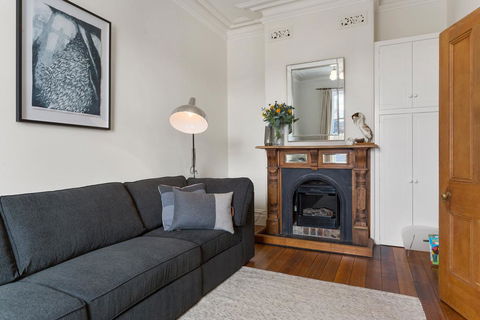 WEST NEST | Classic 3BR Hobart Terrace BEST Location, View, Close To City - Pubs and Clubs 13