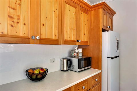 WEST NEST | Classic 3BR Hobart Terrace BEST Location, View, Close To City - Pubs and Clubs 6