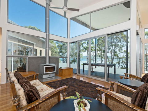Cloudy Bay Lagoon Estate - Go Out 3