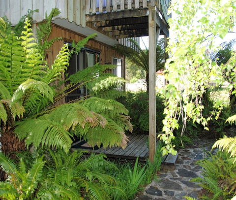 The Wombat Cottage - Pubs and Clubs 2
