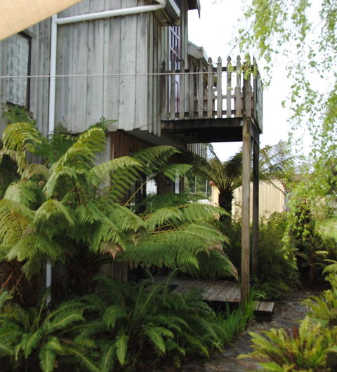 The Wombat Cottage - Pubs and Clubs 3
