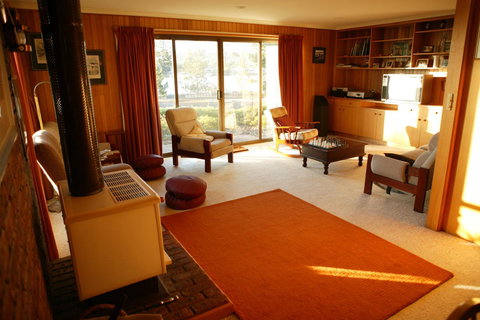 Prosser Retreat Orford - Pubs and Clubs 8