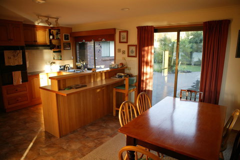 Prosser Retreat Orford - Pubs and Clubs 4