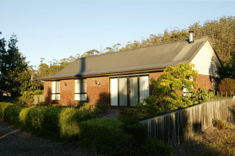 Prosser Retreat Orford - Pubs and Clubs 6