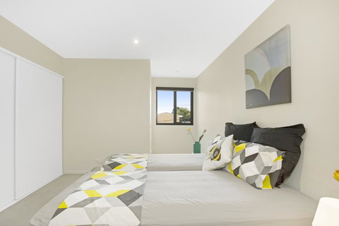 Astra Apartments Glen Waverley @Springvale RD - Pubs and Clubs 3
