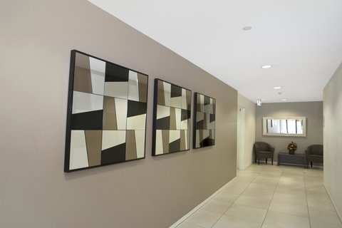 Astra Apartments Glen Waverley @Springvale RD - Pubs and Clubs 6