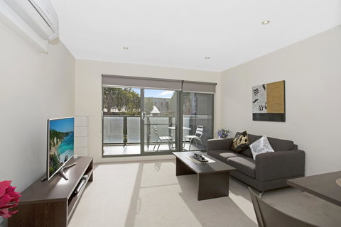 Astra Apartments Glen Waverley @Springvale RD - Pubs and Clubs 12