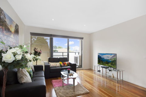 Astra Apartments Glen Waverley @Springvale RD - Pubs and Clubs 2