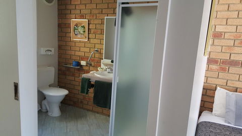 The Balnarring Motel - Pubs and Clubs 35