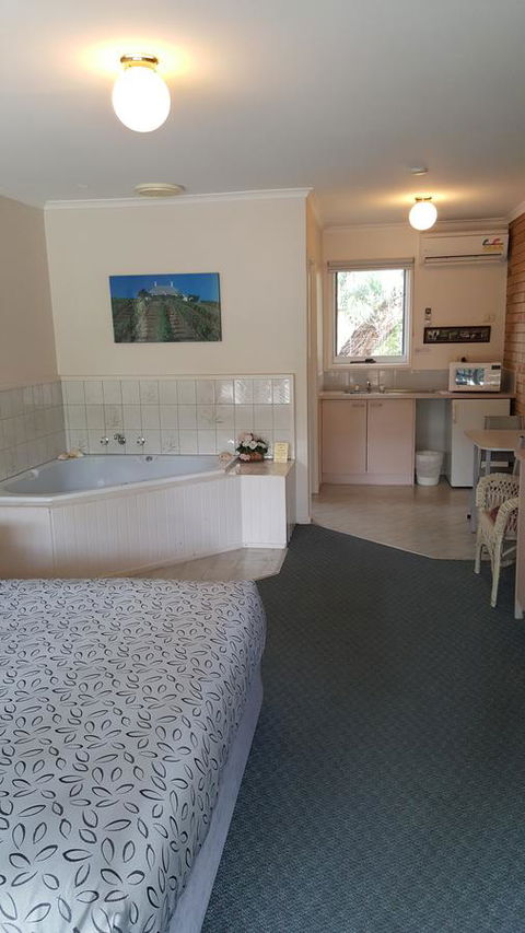 The Balnarring Motel - Pubs and Clubs 44