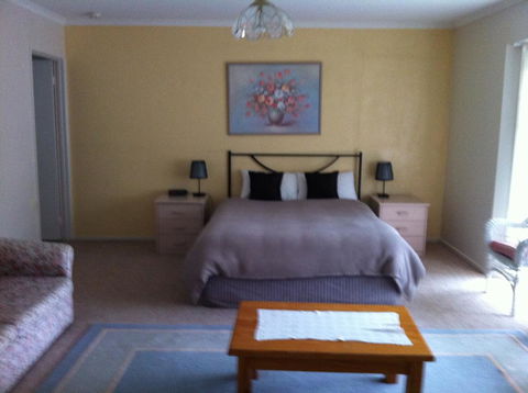 The Balnarring Motel - Pubs and Clubs 2