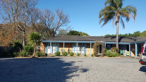 The Balnarring Motel - Pubs and Clubs 14