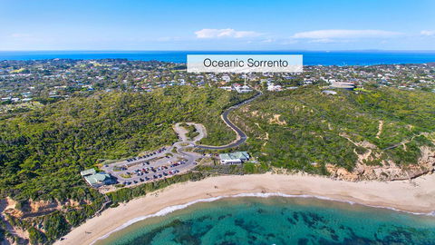 Oceanic Sorrento - Pubs and Clubs 0